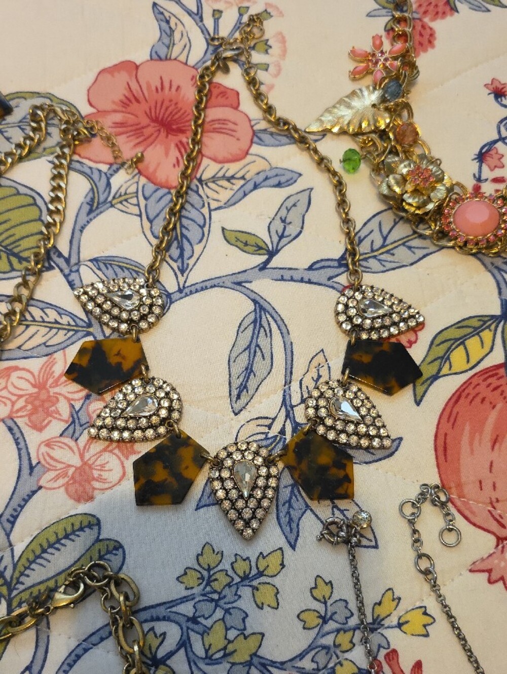 13 Assorted Women’s Statement Necklaces in Multi-Color - Picture 6 of 11